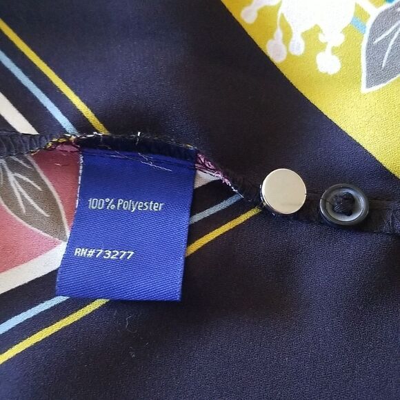 APT.9 Blouse Button Front Abstract Floral Pattern Rolltab Sleeves Medium - Picture 8 of 10